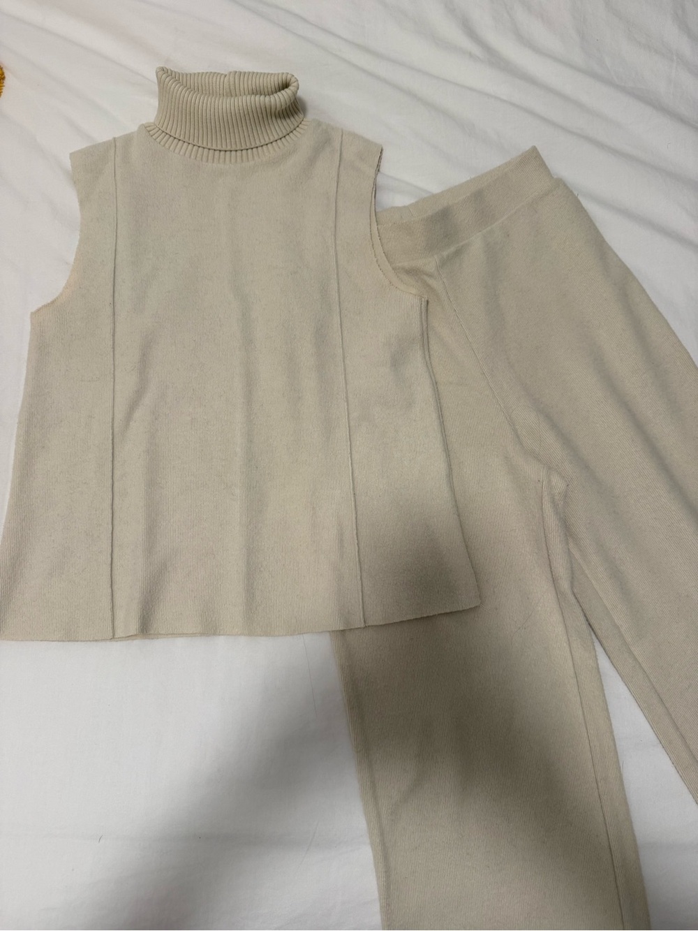 Zara Cream sweater set Sleeveless Turtleneck Knit Top & Matching Pants